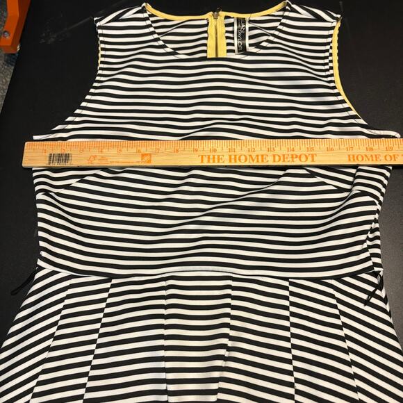 Julian Taylor Women Sleeveless Sheath Dress SZ 14 Striped Yellow Accent NO TIE - Picture 4 of 8